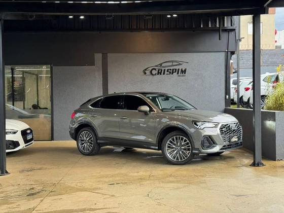 AUDI Q3 2.0 40 TFSI GASOLINA PERFORMANCE BLACK PLUS QUATTRO TIPTRONIC